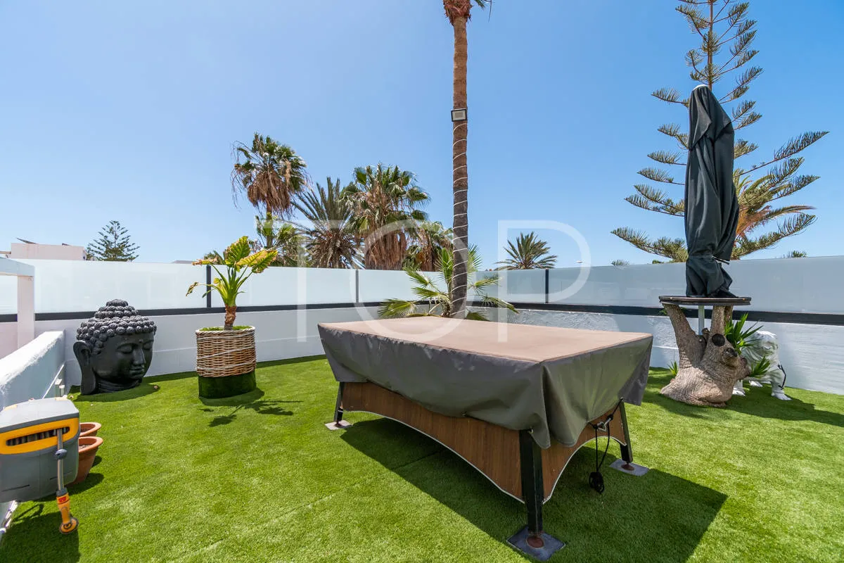 Elegante renovierte Villa mit drei Schlafzimmern, Innenpool und Garten