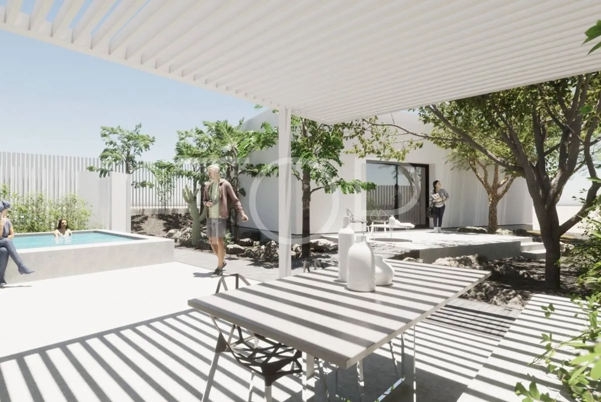 Städtisches Grundstück mit geplanter Villa, Pool und Erweiterungspotenzial im Wohngebiet