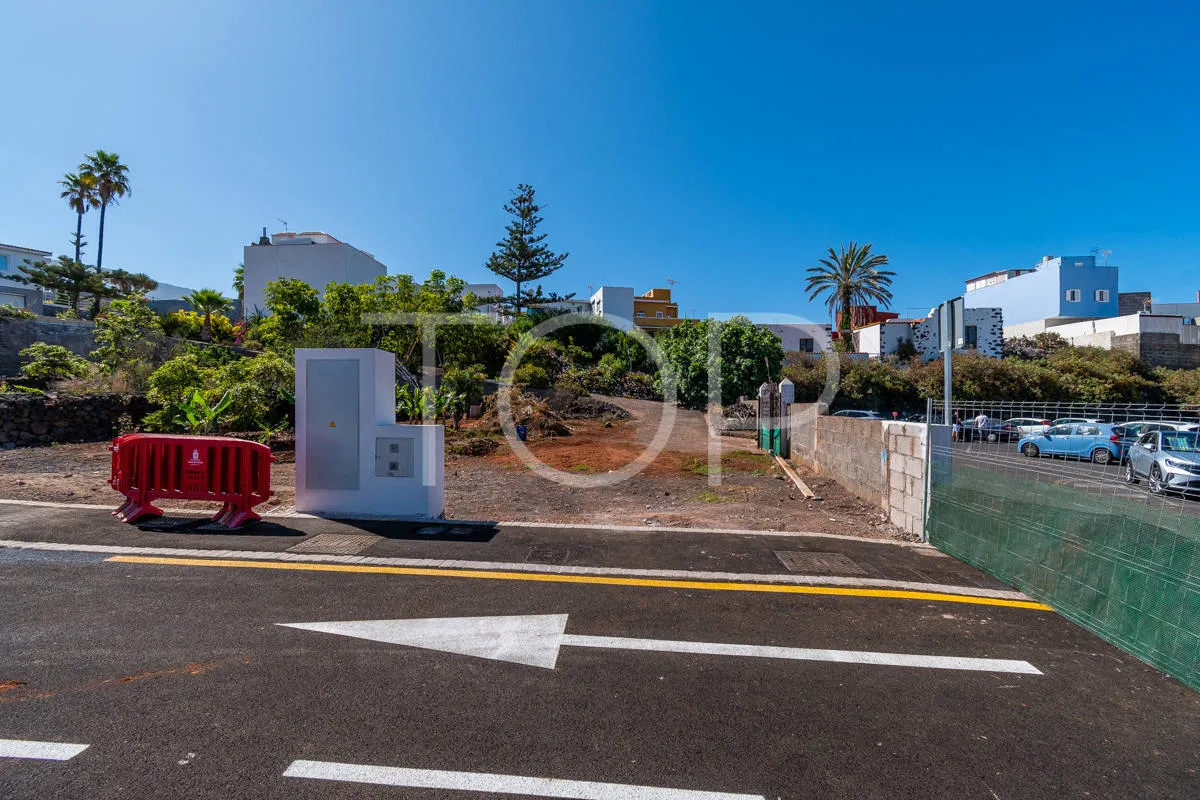 Urban plot with planned villa, pool and expansion potential in residential area