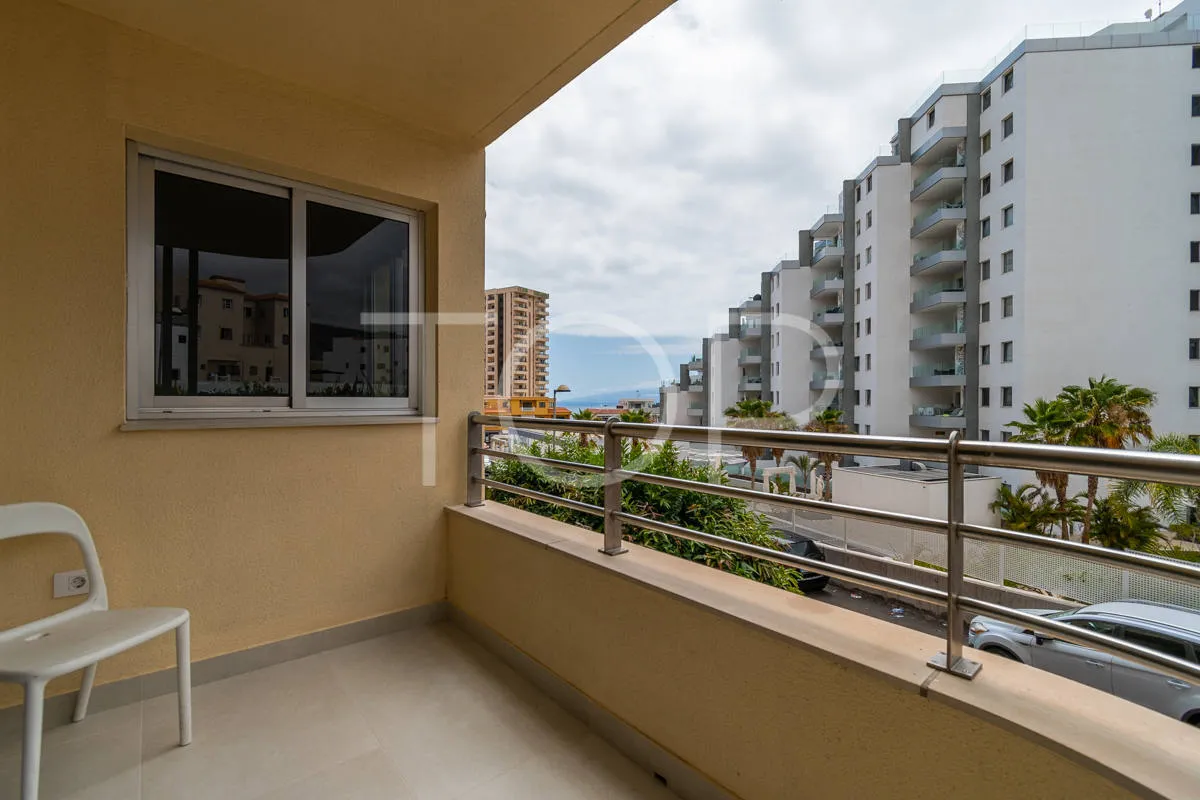 Hübsche, neu renovierte Wohnung mit zwei Schlafzimmern in bester Lage in Playa Paraiso