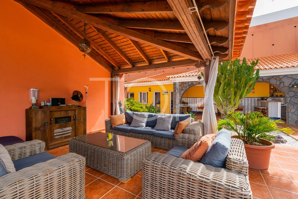 Reihenhaus mit Panoramablick auf das Meer und privatem Pool in privilegierter Lage in Roque del Conde