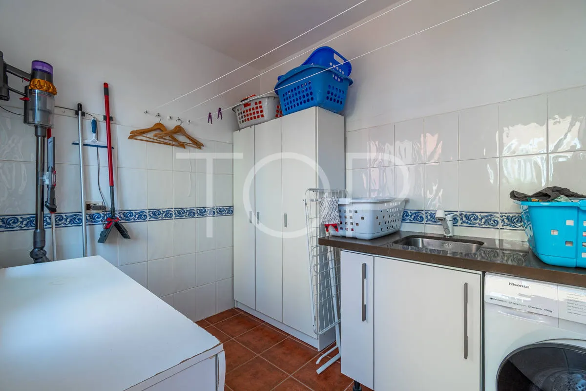 Reihenhaus mit Panoramablick auf das Meer und privatem Pool in privilegierter Lage in Roque del Conde