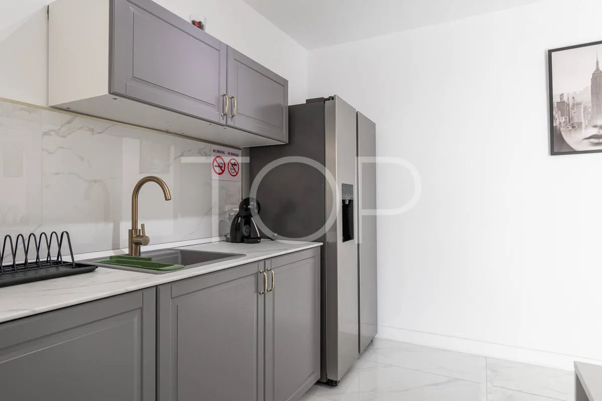 Refurbished townhouse with terraces and sea views in Playa Paraíso