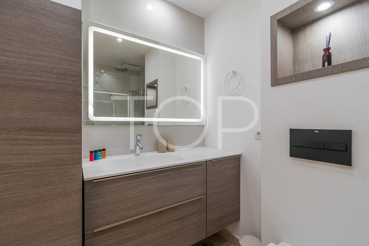 Elegant renovated penthouse with sea views in the exclusive area of El Duque, Costa Adeje