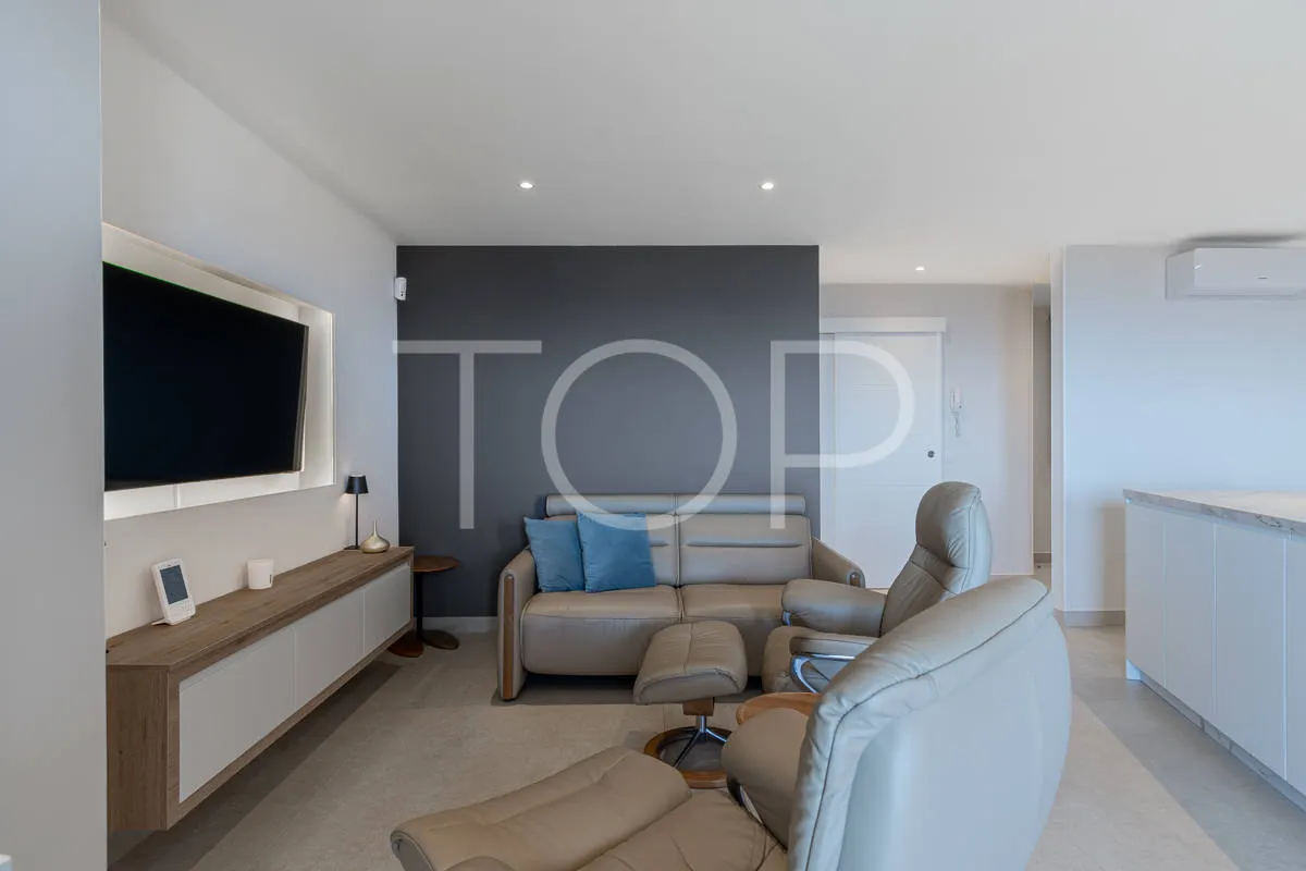 Elegant renovated penthouse with sea views in the exclusive area of El Duque, Costa Adeje