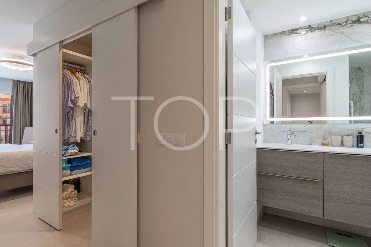 Elegant renovated penthouse with sea views in the exclusive area of El Duque, Costa Adeje