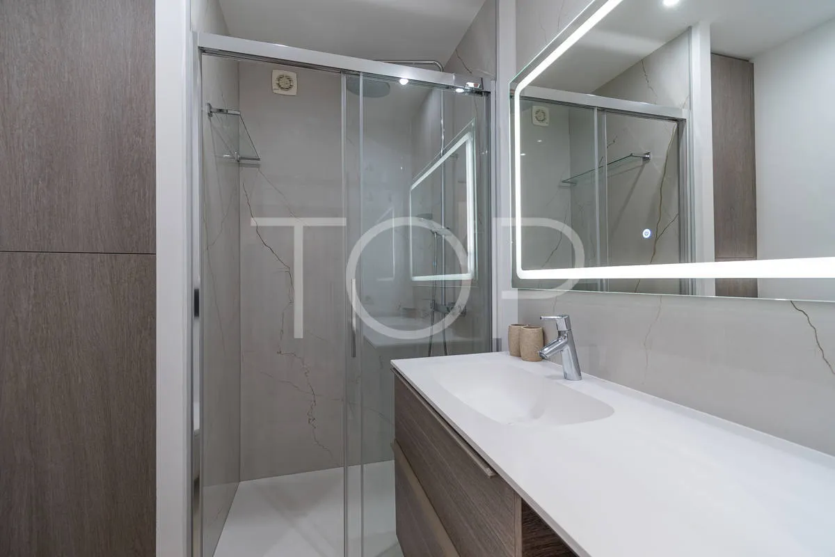Elegant renovated penthouse with sea views in the exclusive area of El Duque, Costa Adeje