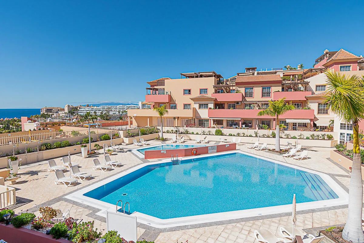 Elegant renovated penthouse with sea views in the exclusive area of El Duque, Costa Adeje