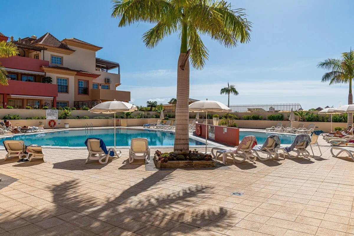 Elegant renovated penthouse with sea views in the exclusive area of El Duque, Costa Adeje