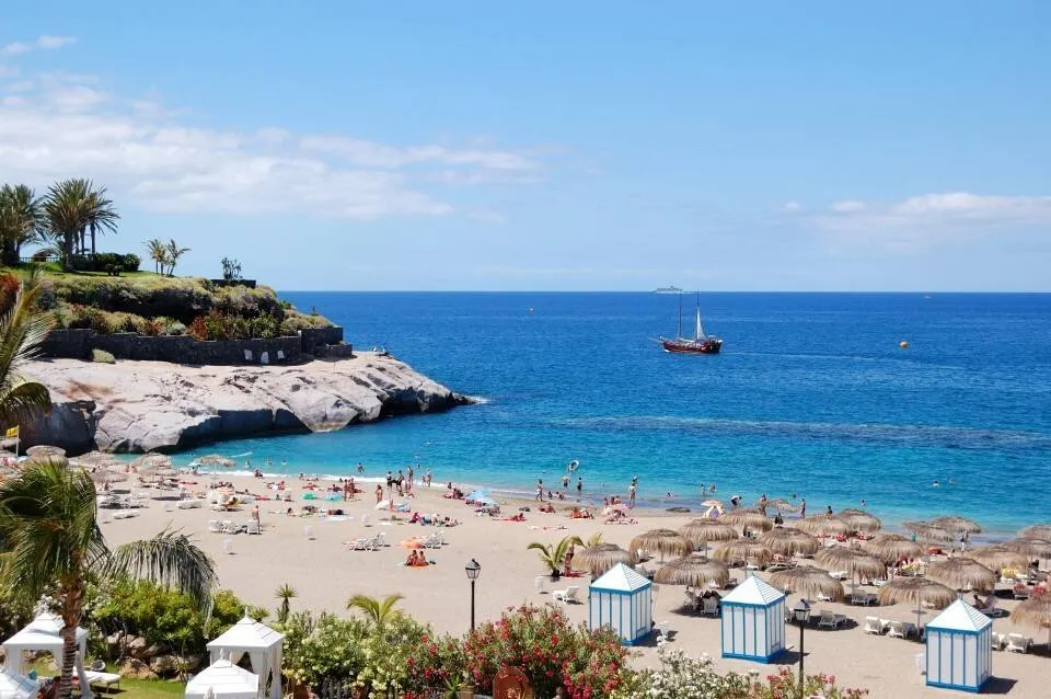 Elegant renovated penthouse with sea views in the exclusive area of El Duque, Costa Adeje