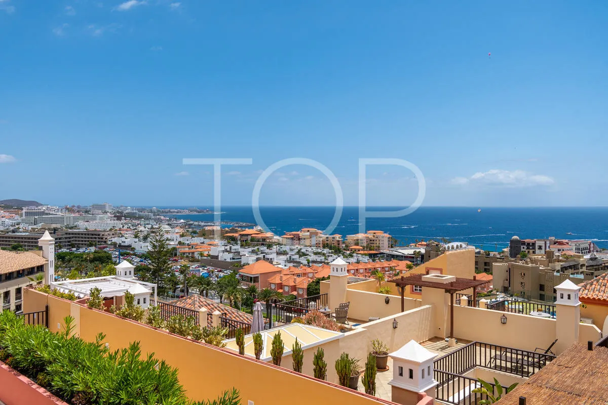 Elegant renovated penthouse with sea views in the exclusive area of El Duque, Costa Adeje