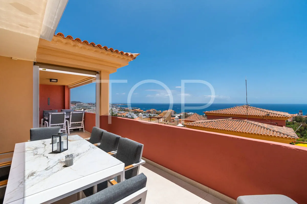 Elegant renovated penthouse with sea views in the exclusive area of El Duque, Costa Adeje