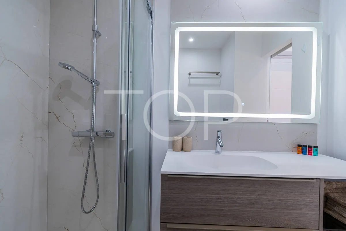 Elegant renovated penthouse with sea views in the exclusive area of El Duque, Costa Adeje