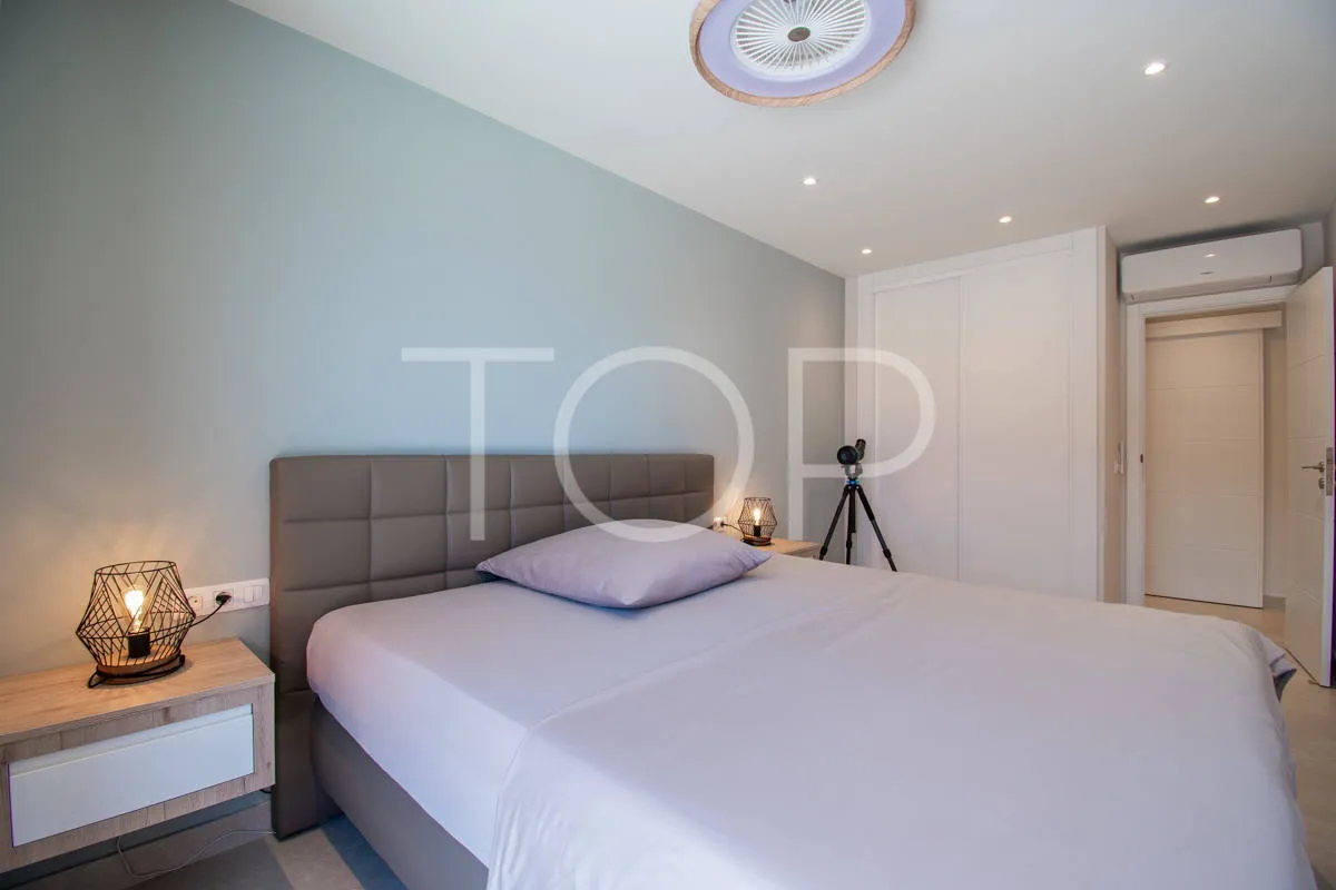 Elegant renovated penthouse with sea views in the exclusive area of El Duque, Costa Adeje