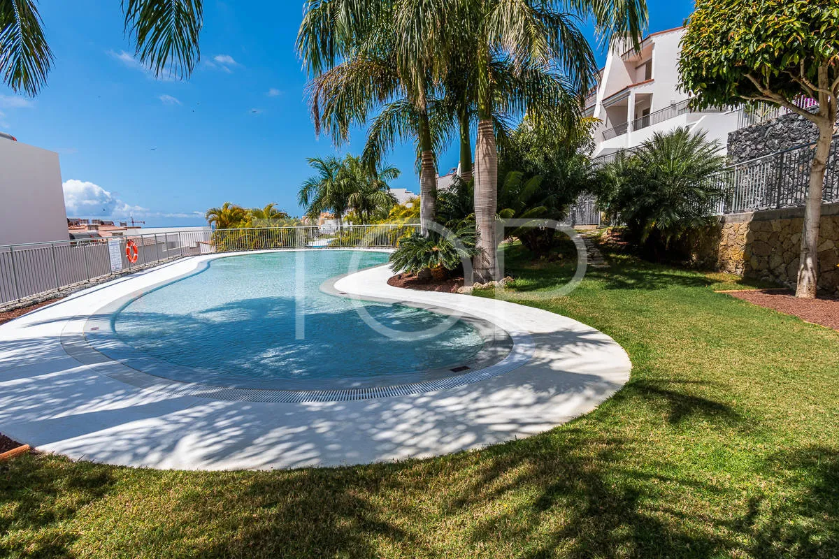 Moderno apartamento con tres dormitorios en venta en Magnolia Golf Resort, La Caleta