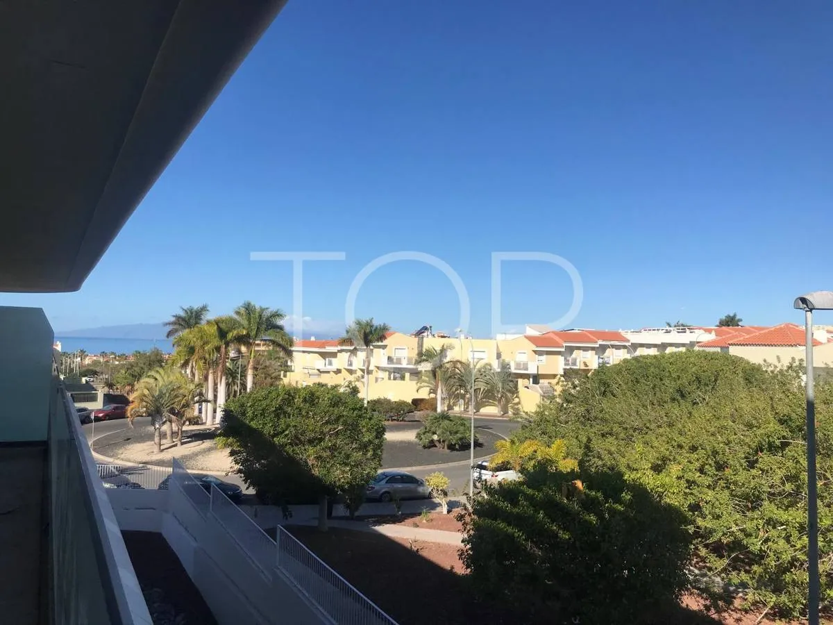 Ático de dos dormitorios con espectaculares vistas en El Madroñal, Costa Adeje