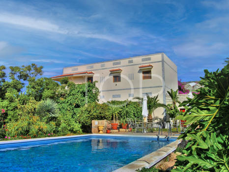 Romántica mansión con 6 apartamentos en Costa de Adeje