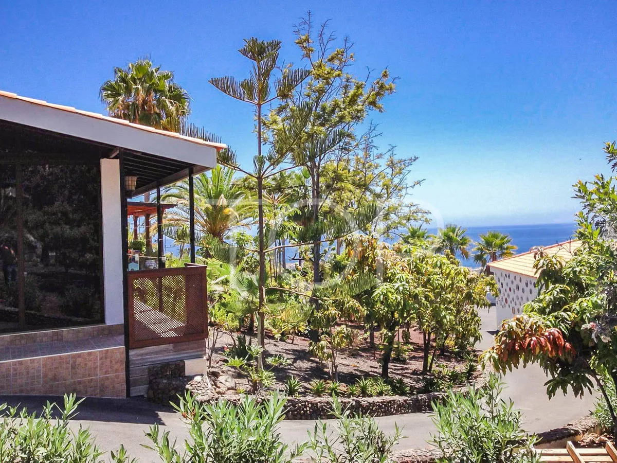 Finca mit Meerblick und 6 Wohnungen in Alcalá – Verkauf