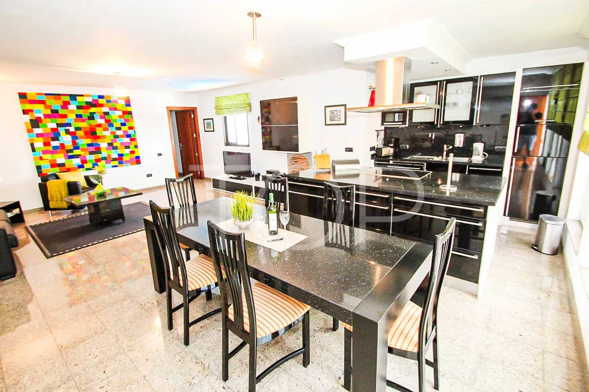 Finca with sea views and 6 flats in Alcalá - For sale