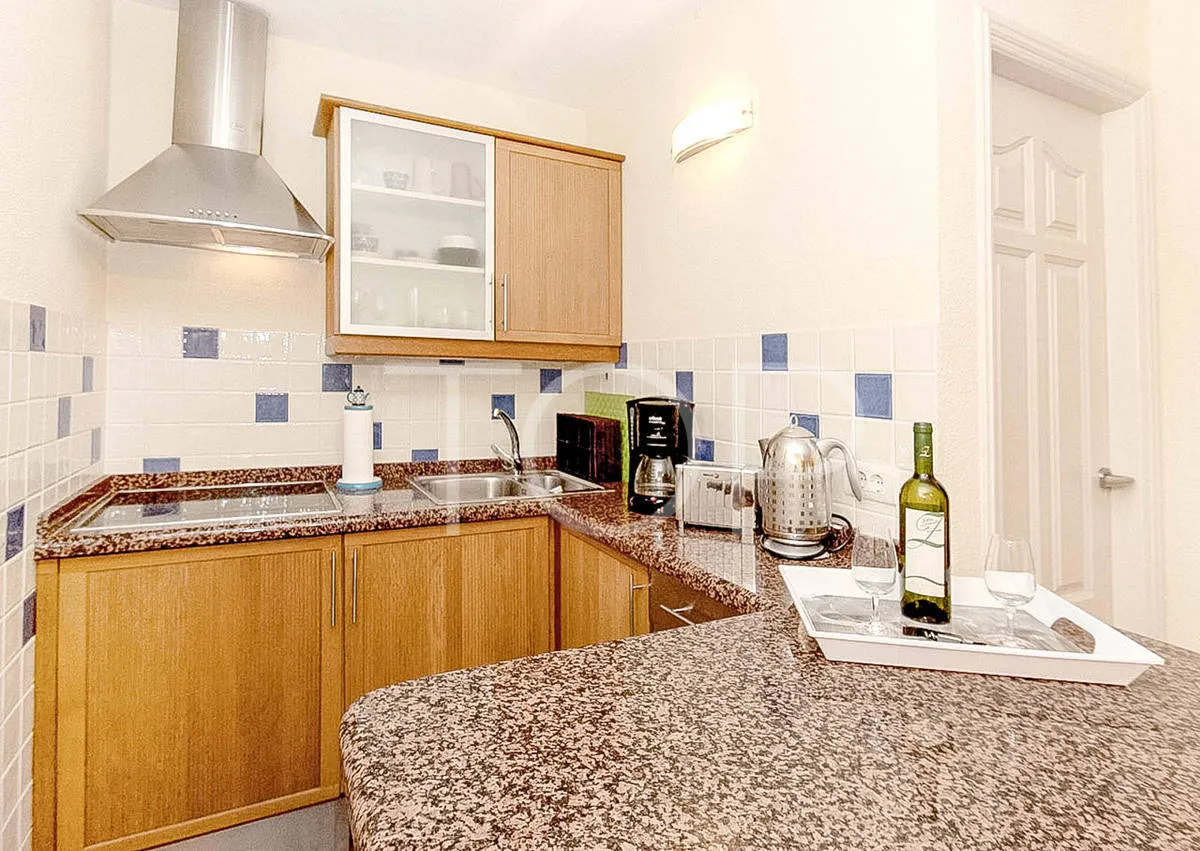 Finca with sea views and 6 flats in Alcalá - For sale
