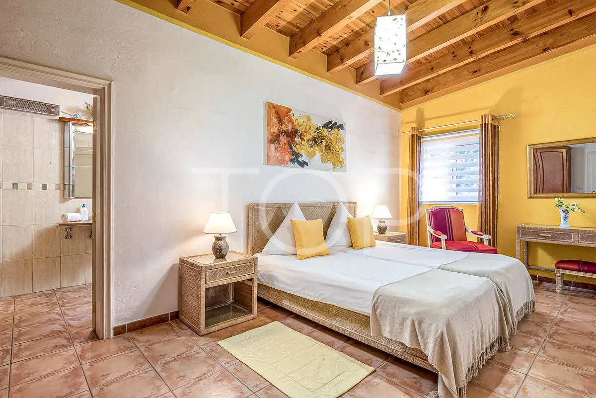 Wunderschöne Finca mit Meerblick, Pool und mehreren Häusern in Chio (Teneriffa) – Verkauf