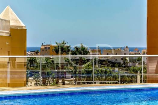 Apartamento de lujo con piscina privada en la exclusiva zona de La Caleta