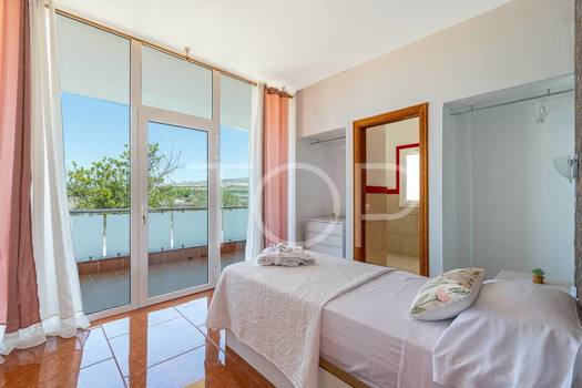 Hermosa villa de lujo en venta con vistas panorámicas al océano y al Teide en Playa Paraíso