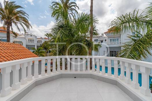 Prächtige Villa in der ersten Reihe des Fañabe-Strandes, in der berühmten Anlage Lagos de Fañabe