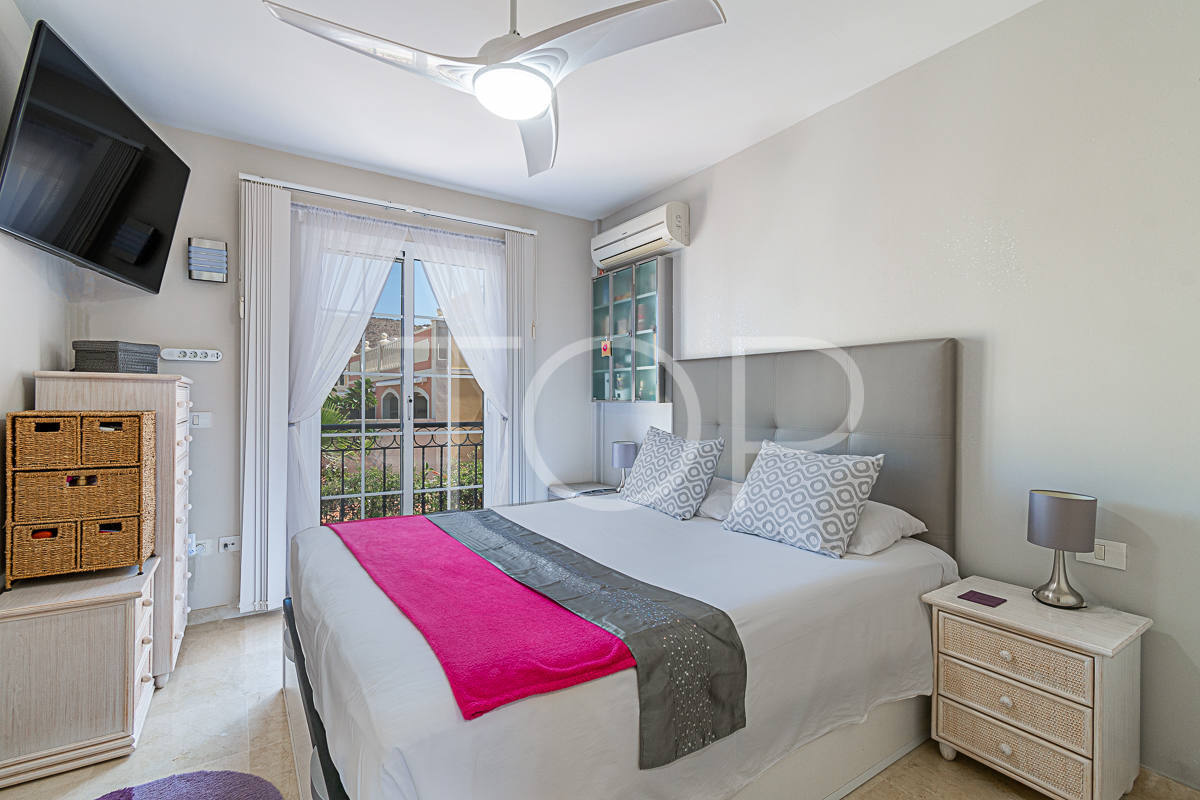 Magnífico apartamento de un dormitorio con vistas al mar en venta en Palm-Mar, Arona
