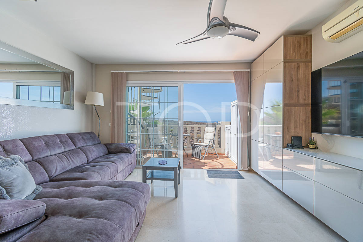 Magnífico apartamento de un dormitorio con vistas al mar en venta en Palm-Mar, Arona
