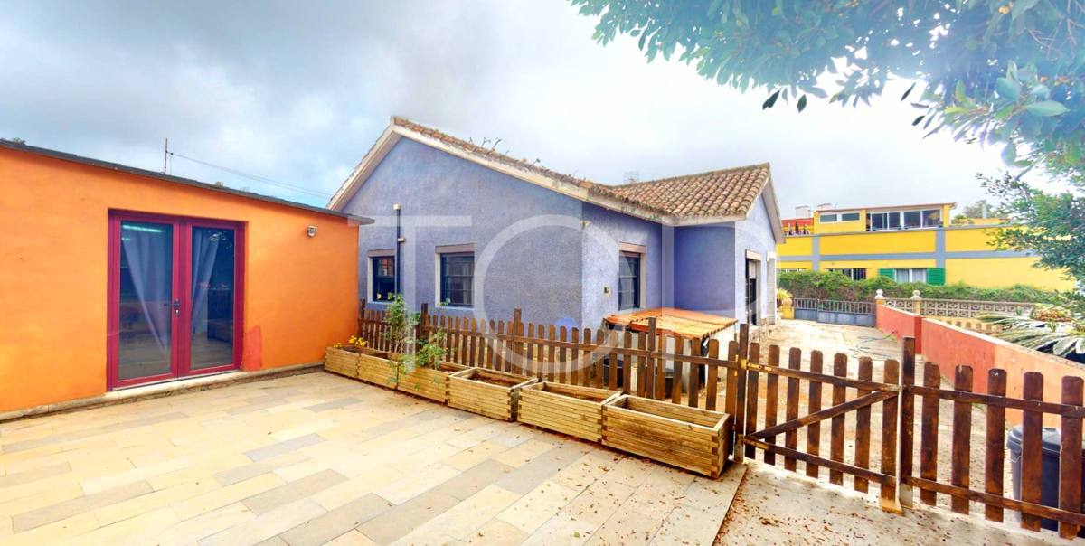 Detached Chalet with large plot in Tacoronte, in the north of Tenerife