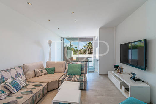 Charming, elegantly refurbished 3-storey-townhouse with amazing views overlooking the sea and the golf course of Adeje