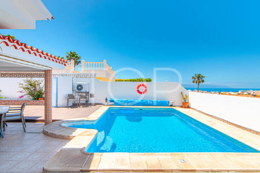 Villa mit Pool und Meerblick zum Verkauf in Callao Salvaje