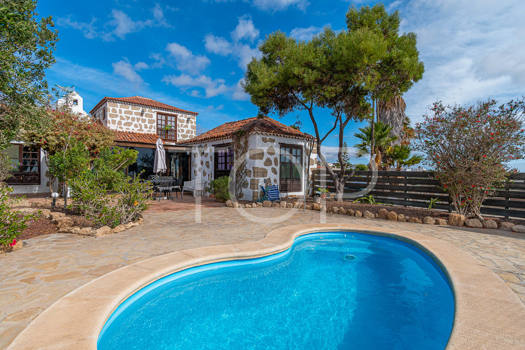 Cosy canarian house with sea view and garden in Granadilla de Abona