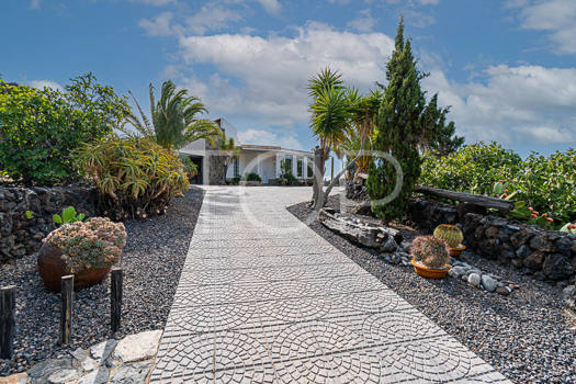 Schöne freistehende Villa in einer natürlichen Umgebung in Arguayo - Santiago del Teide