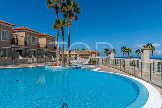Geräumiges und helles Penthouse mit 2 Schlafzimmern und Meerblick zum Verkauf in Terrazas del Faro, Palm-Mar, Arona