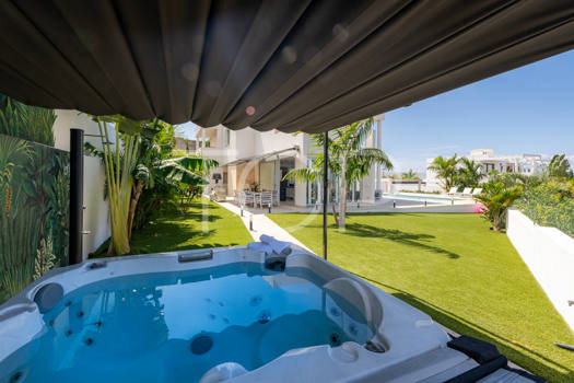 En venta fantástica villa de 4 dormitorios en la prestigiosa zona de Playa Paraíso