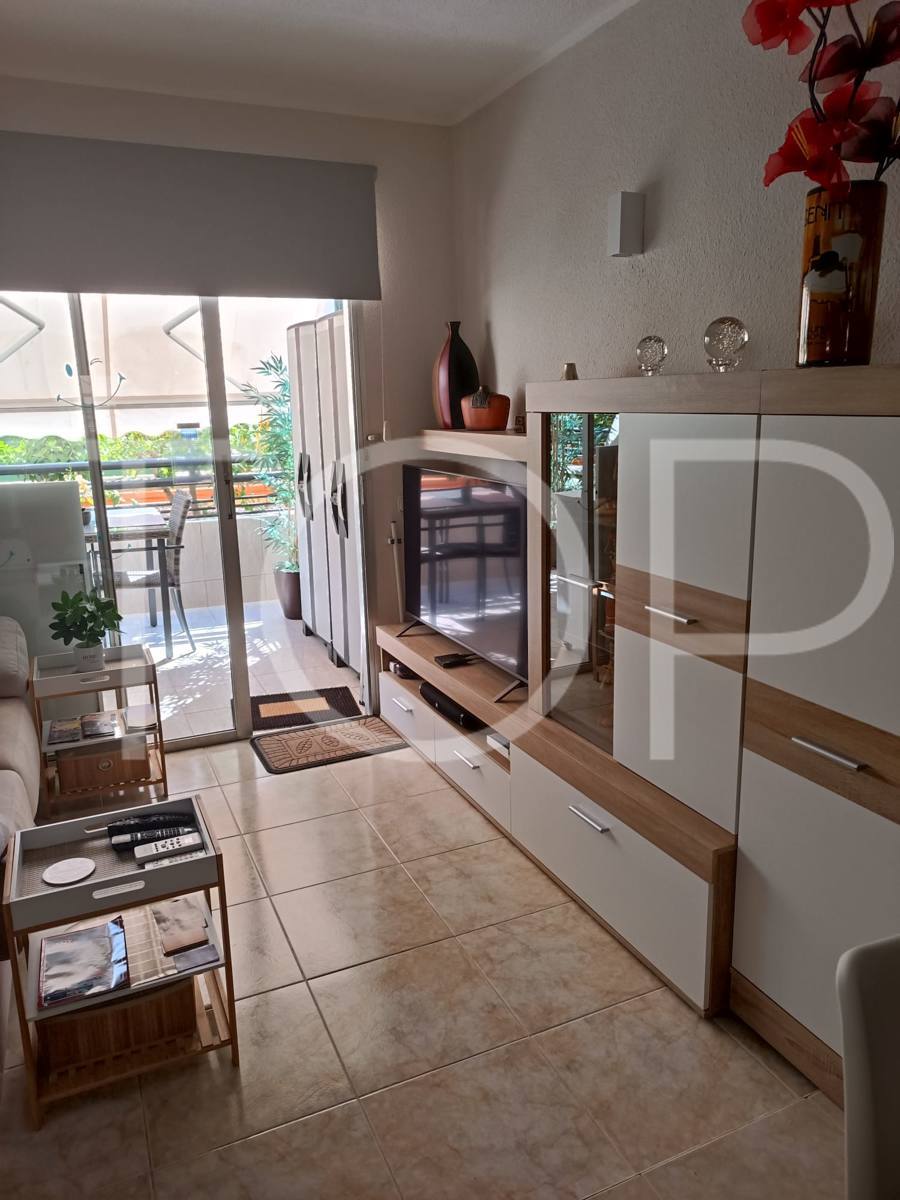 Newly renovated studio for sale located 350m from the sea in Playa Fañabe