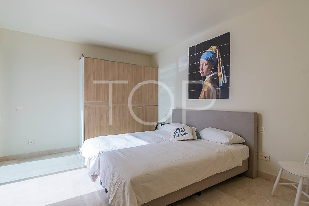Luminoso apartamento de 2 dormitorios con amplia terraza y vistas al mar en venta en Magnolia Golf Resort, La Caleta