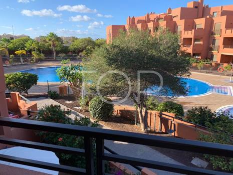 Bonito apartamento con vistas al jardín y a la piscina frente a la playa de La Tejita, El Médano