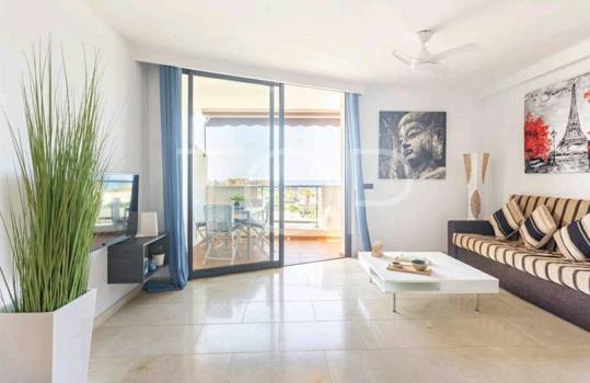 Geräumige Wohnung mit einem Schlafzimmer und Meerblick zum Verkauf in Palm-Mar