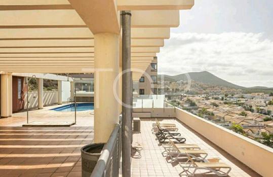Amplio apartamento de un dormitorio con vista al mar en venta en Palm-Mar