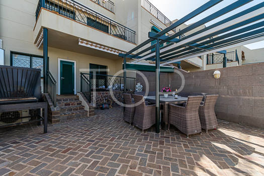 Spacious 2-bedroom apartment with several terraces for sale in Costa Adeje