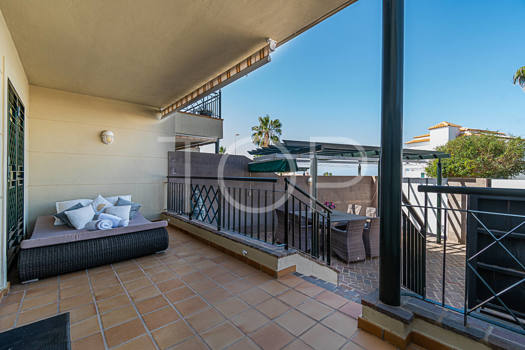 Spacious 2-bedroom apartment with several terraces for sale in Costa Adeje