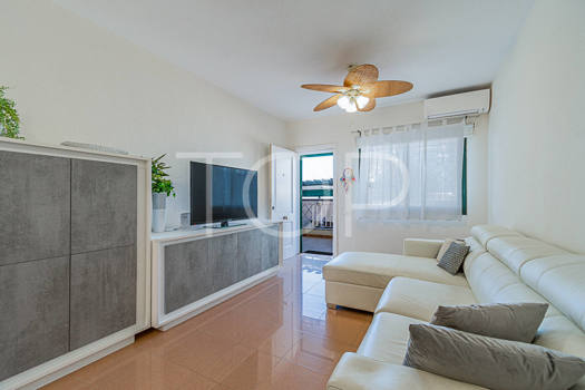 Amplio apartamento de 2 dormitorios con varias terrazas a la venta en Costa Adeje