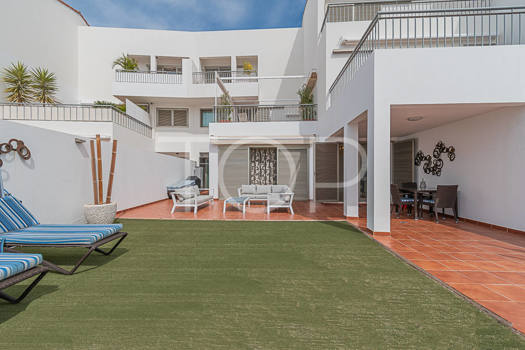 Modern 2-bedroom apartment with very large terrace within the exclusive Magnolia Golf Resort, La Caleta