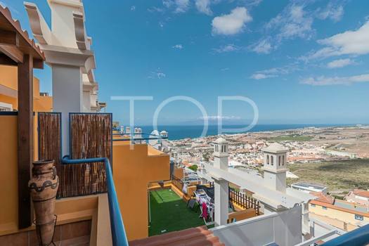 Penthouse con amplia terraza y vistas panorámicas al mar en UD6 Roque del Conde