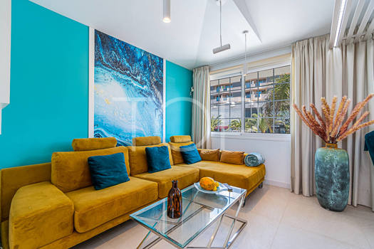 Casa moderna con estilo y vistas al océano en Palm Mar