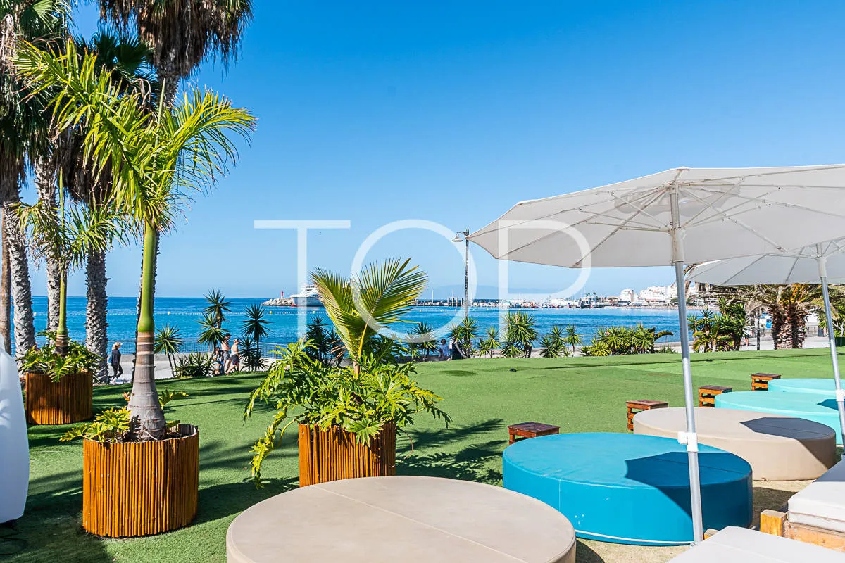 Amplio apartamento con varias terrazas y vistas al mar en Los Cristianos