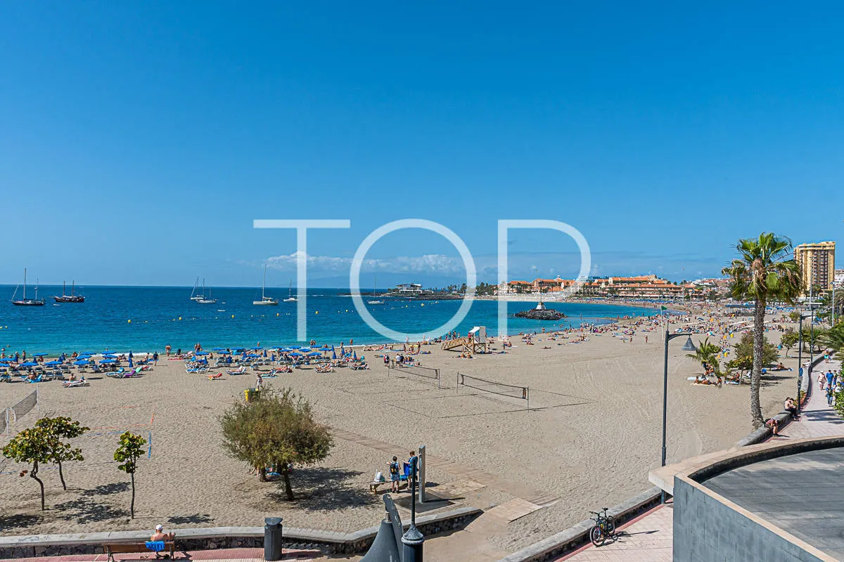 Amplio apartamento con varias terrazas y vistas al mar en Los Cristianos